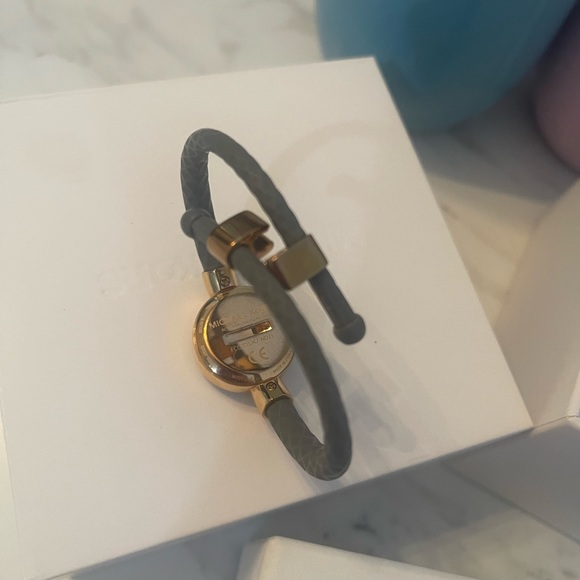 GUC- Authentic Mk Crosby Activity trackers - Picture 8 of 10